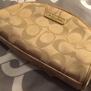 Coach- Estēe Lauder Small Gold Cosmetic Bag